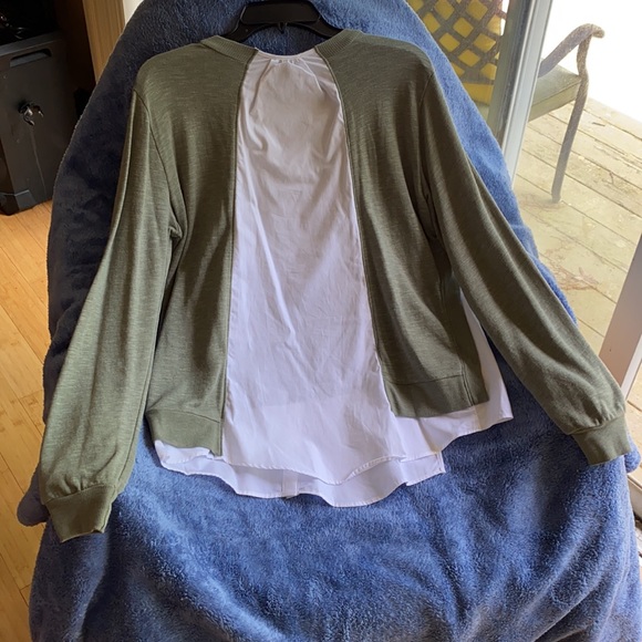 Clu Sage Combination Top New With Tags - Picture 4 of 9